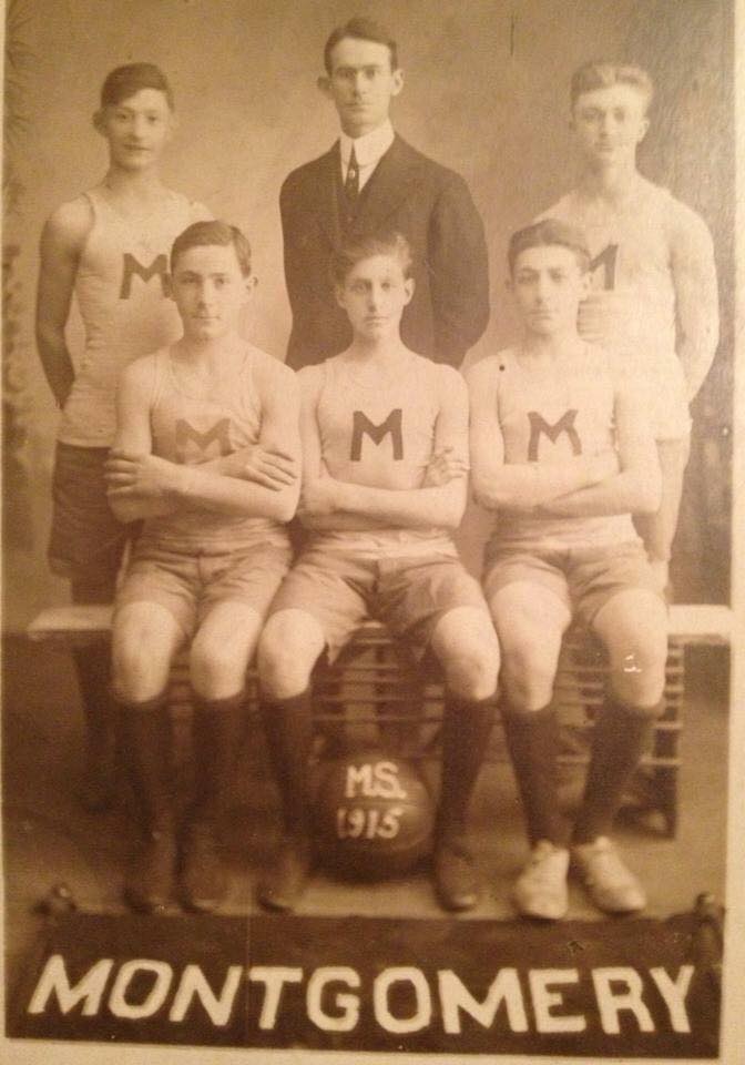 Basketball 1915
David Kaplus, top left
Photo from Rachel Slomovitz
